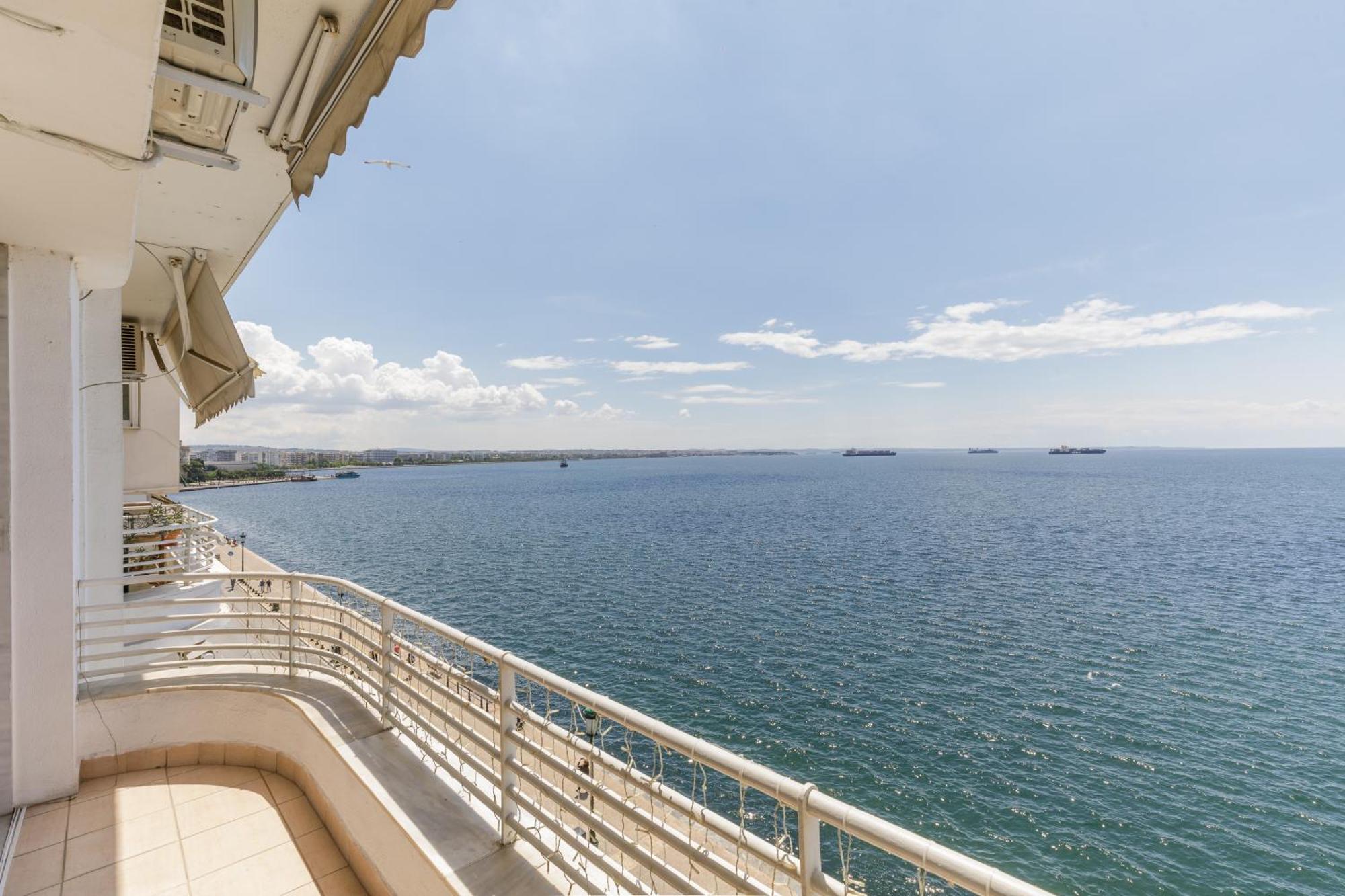 Infinity & Beyond By Halu! - Seafront Apartments Θεσσαλονίκη Εξωτερικό φωτογραφία