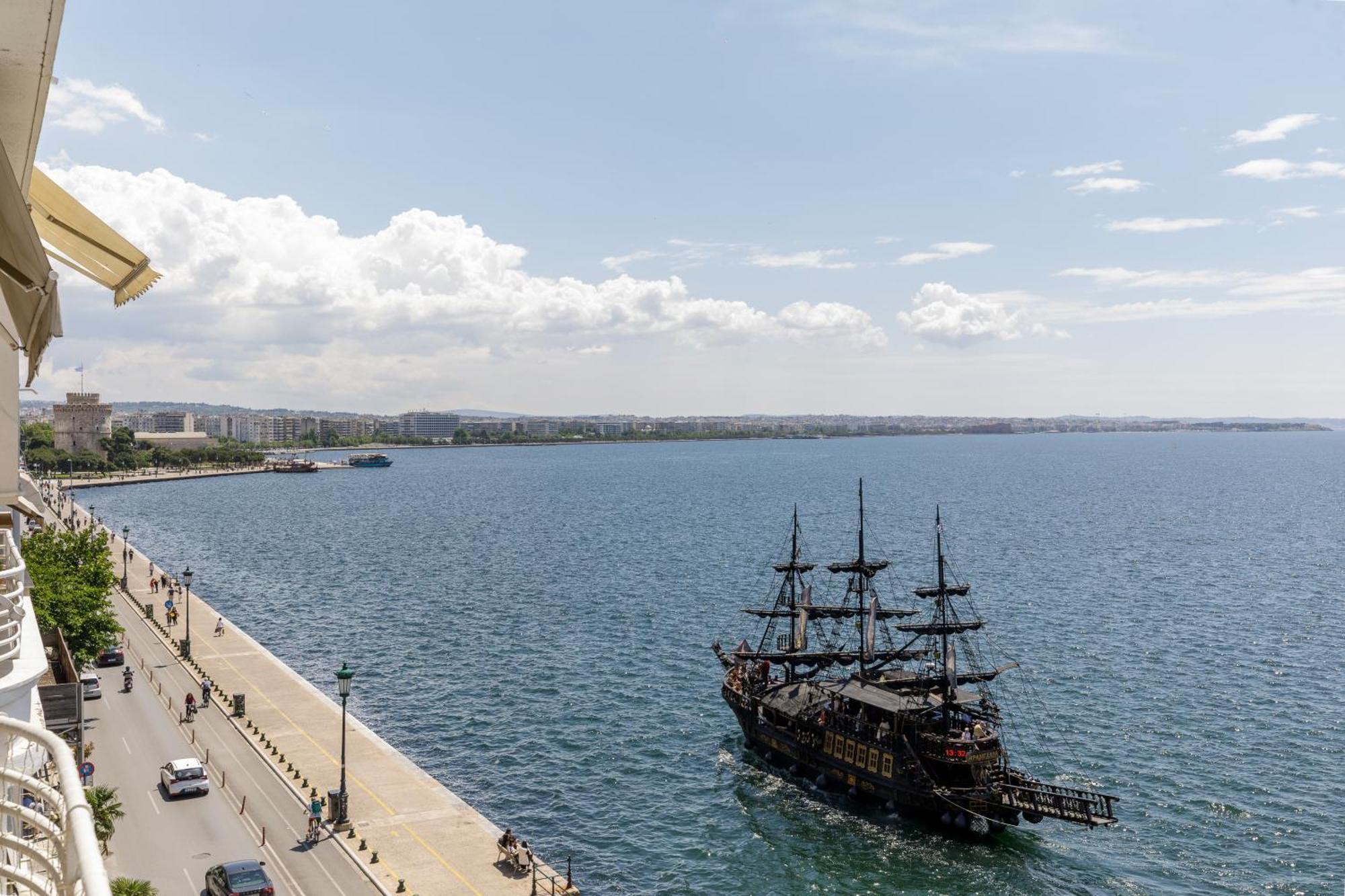 Infinity & Beyond By Halu! - Seafront Apartments Θεσσαλονίκη Εξωτερικό φωτογραφία