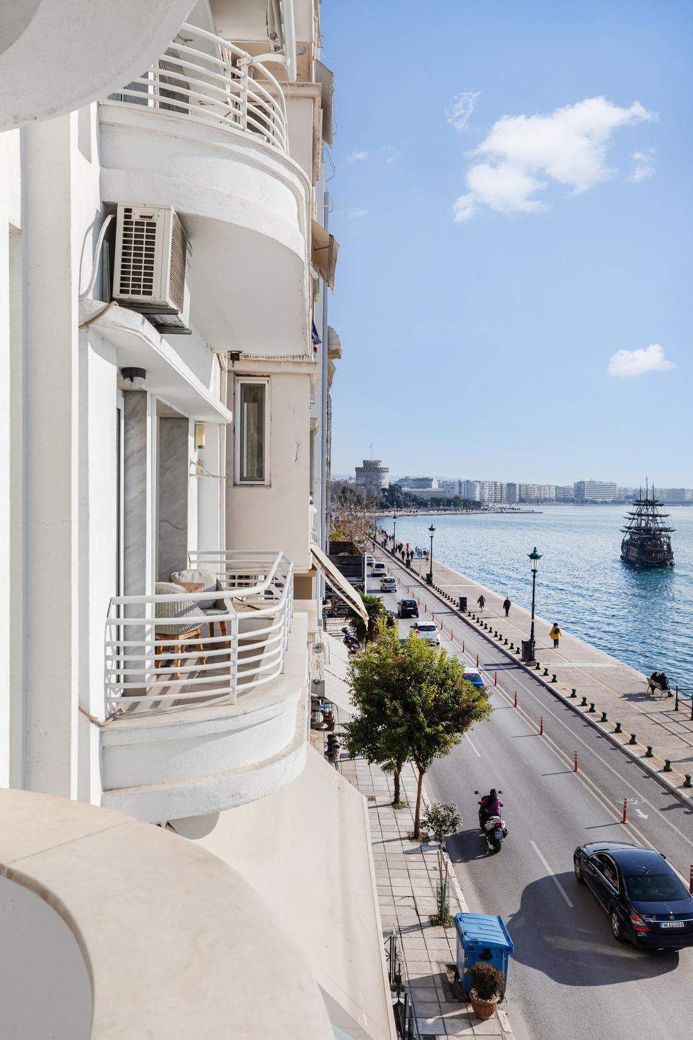 Infinity & Beyond By Halu! - Seafront Apartments Θεσσαλονίκη Εξωτερικό φωτογραφία